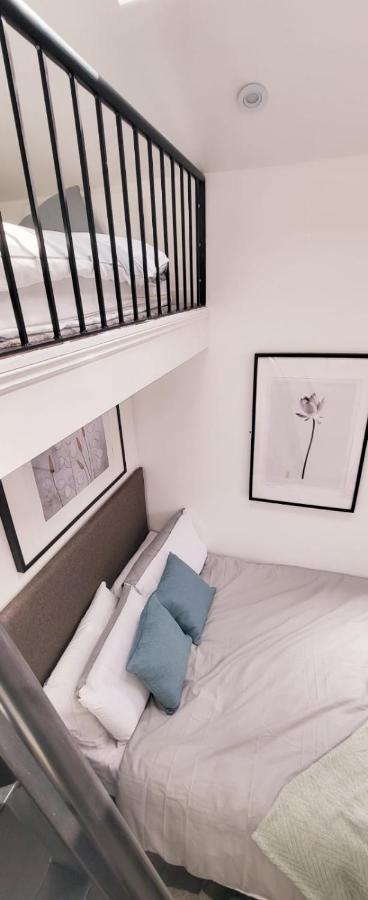 Apartment Stunning New Build Mezzanine Style London