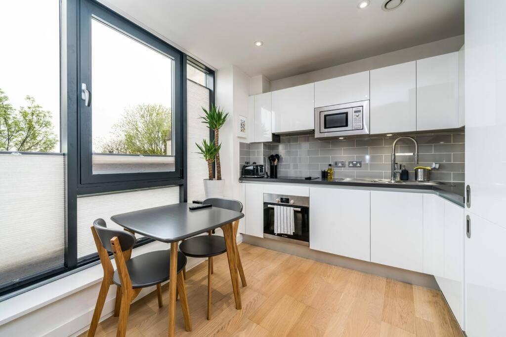 Modern 1 Bedroom In Hackney Wick Apartment