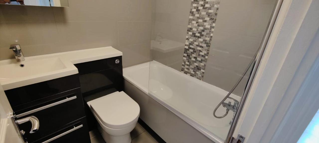 Spacious 3 Bed Flat Near Liverpool Street, Spitalfields London