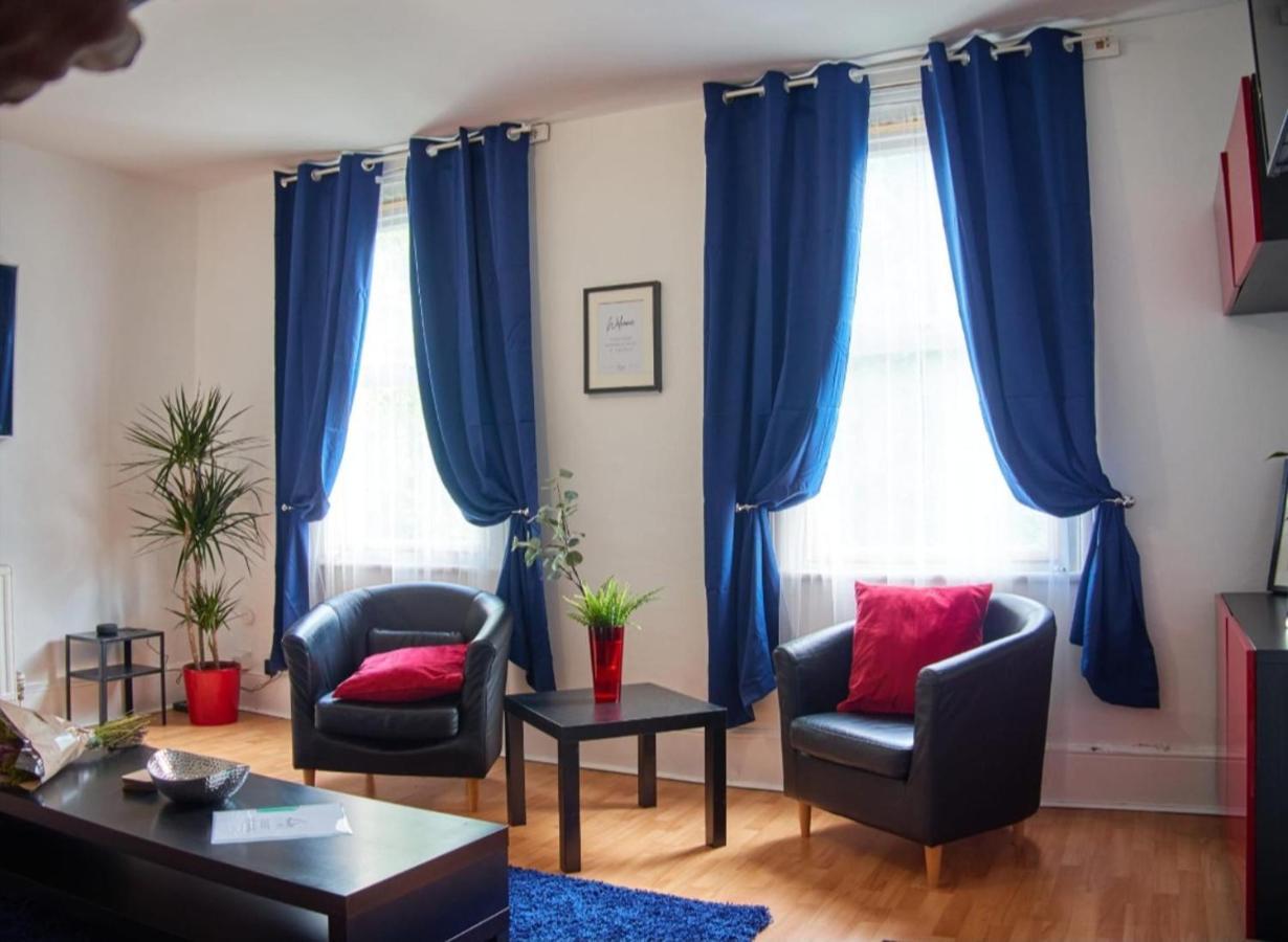 Lovely Large Near Stratford * London