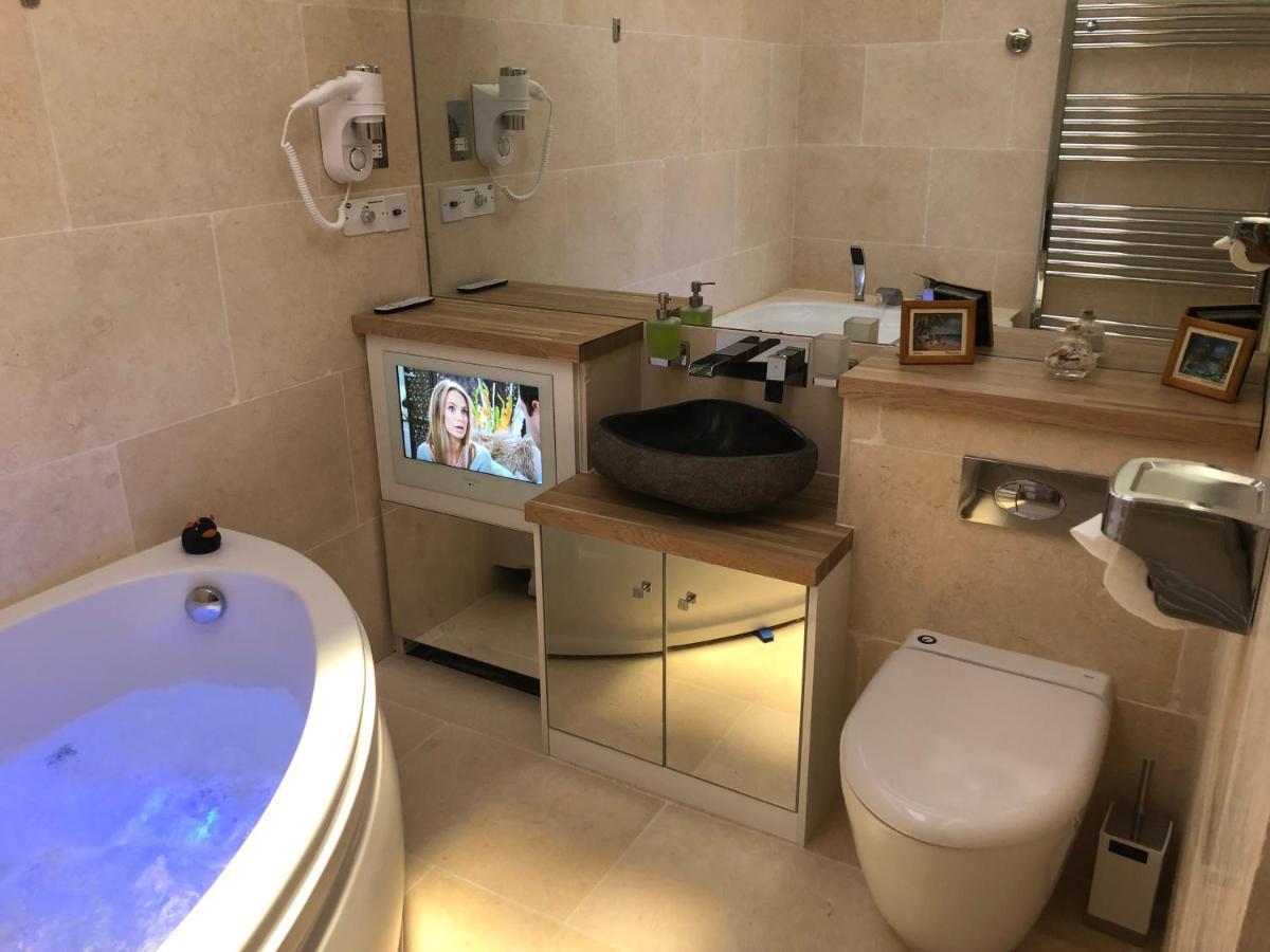 Laconic & Modern Close To Canary Wharf Apartment London
