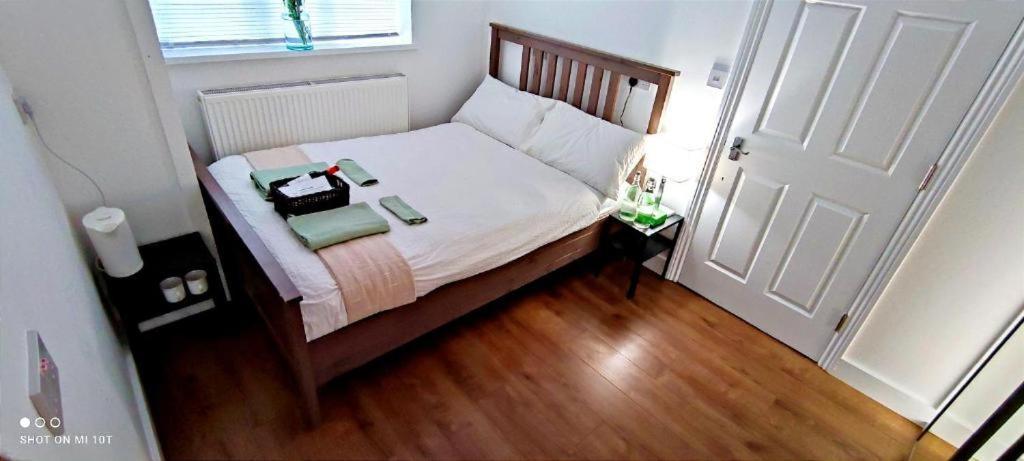 Guest house Black Pearl And Captain Sparrow London