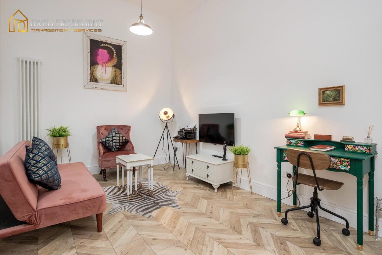 Entire 2 Bed Flat Plaistow,canning Town Prime Location In Apartment