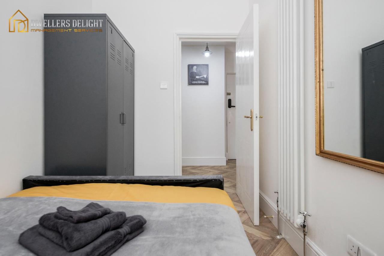 Entire 2 Bed Flat Plaistow,canning Town Prime Location In Apartment London