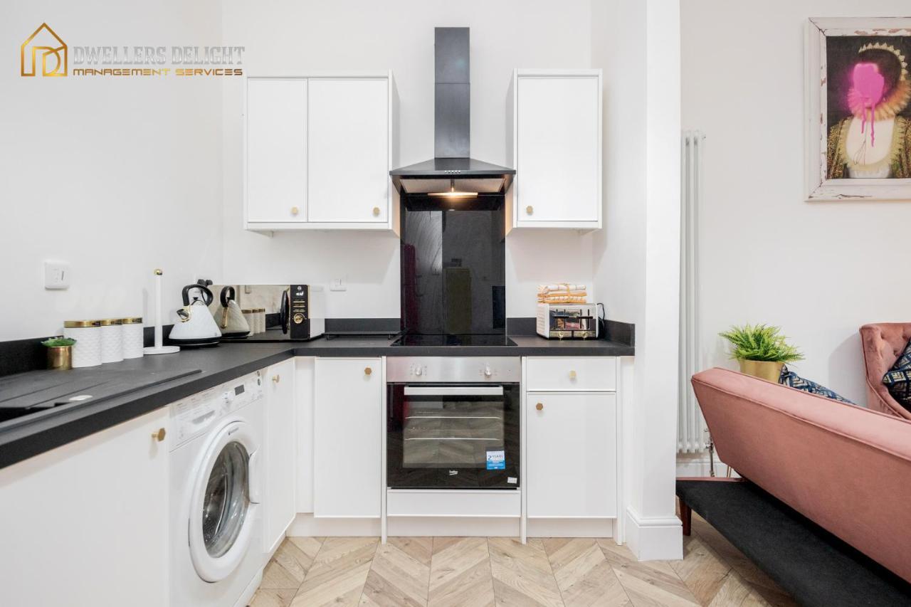 Entire 2 Bed Flat Plaistow,canning Town Prime Location In Apartment London