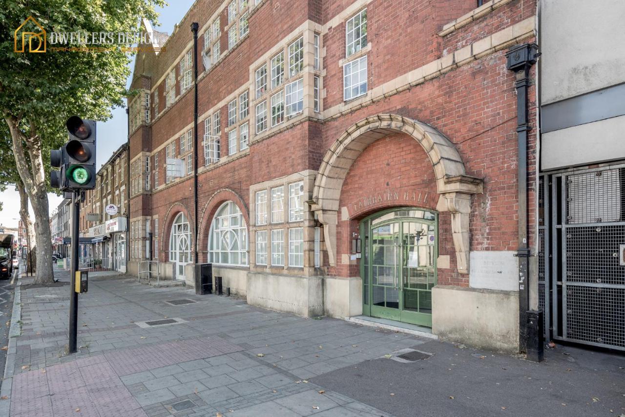 Entire 2 Bed Flat Plaistow,canning Town Prime Location In * London