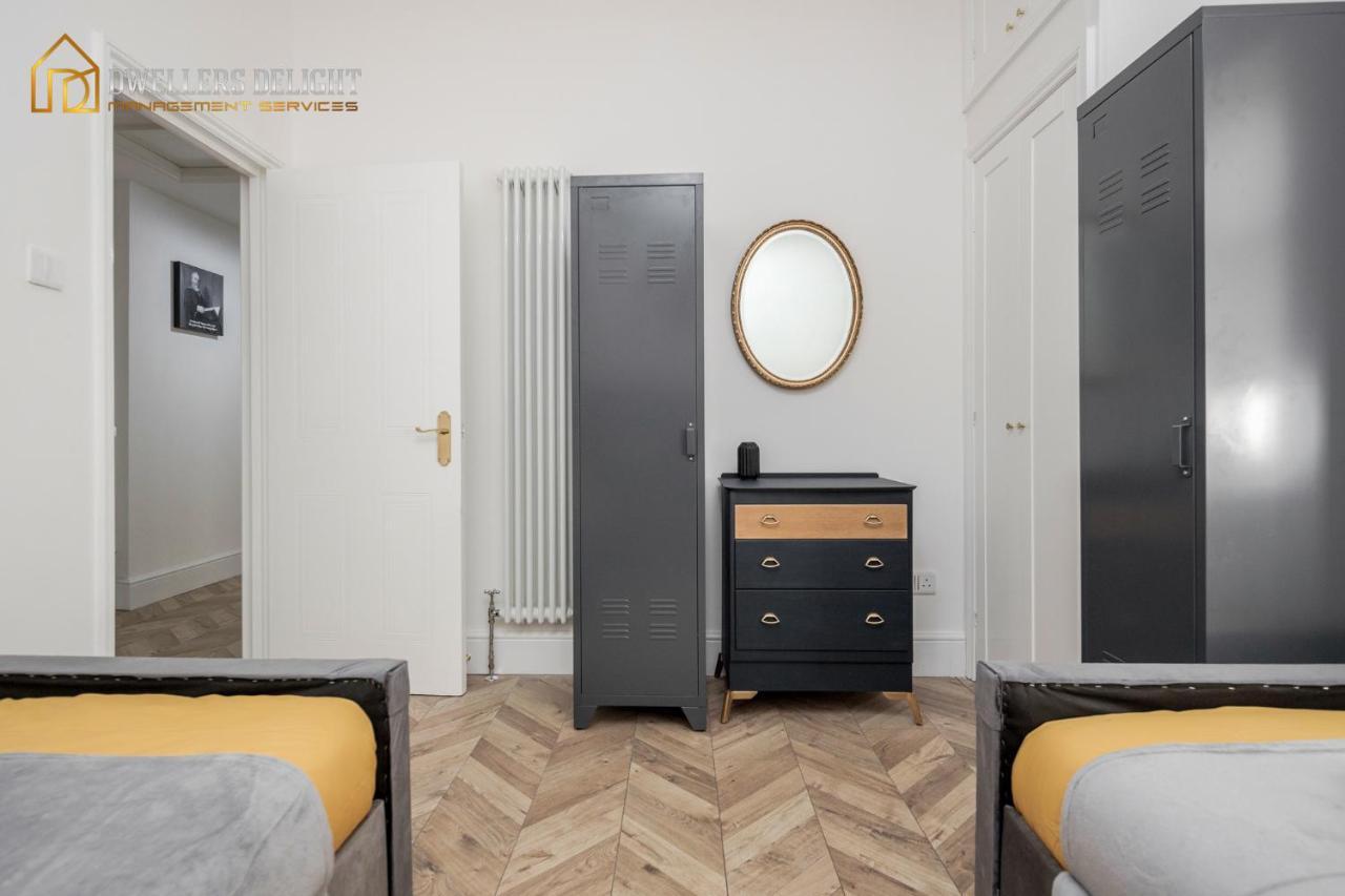 Entire 2 Bed Flat Plaistow,canning Town Prime Location In London