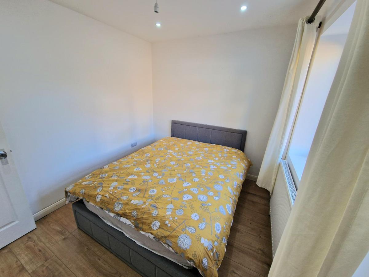 Mile End Budget London
