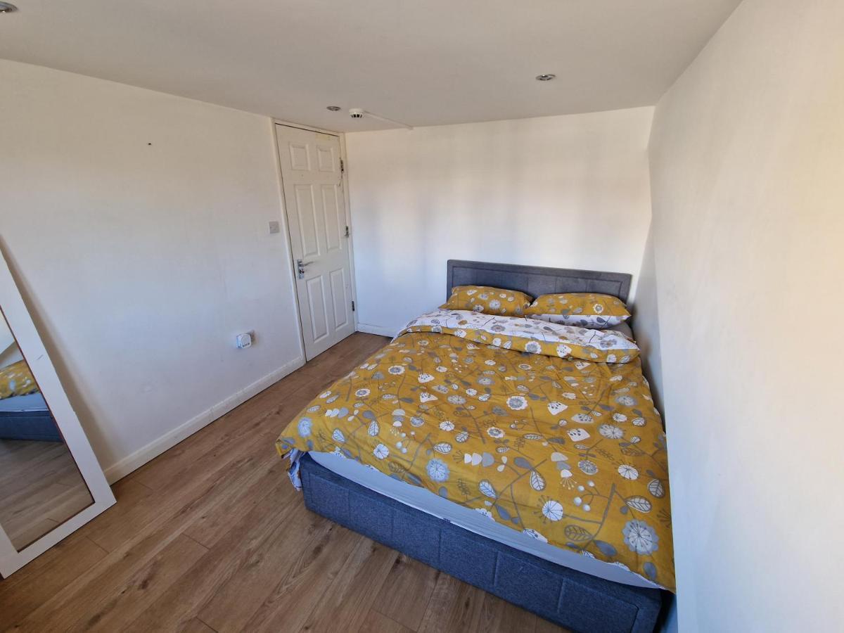 Mile End Budget Guest house *