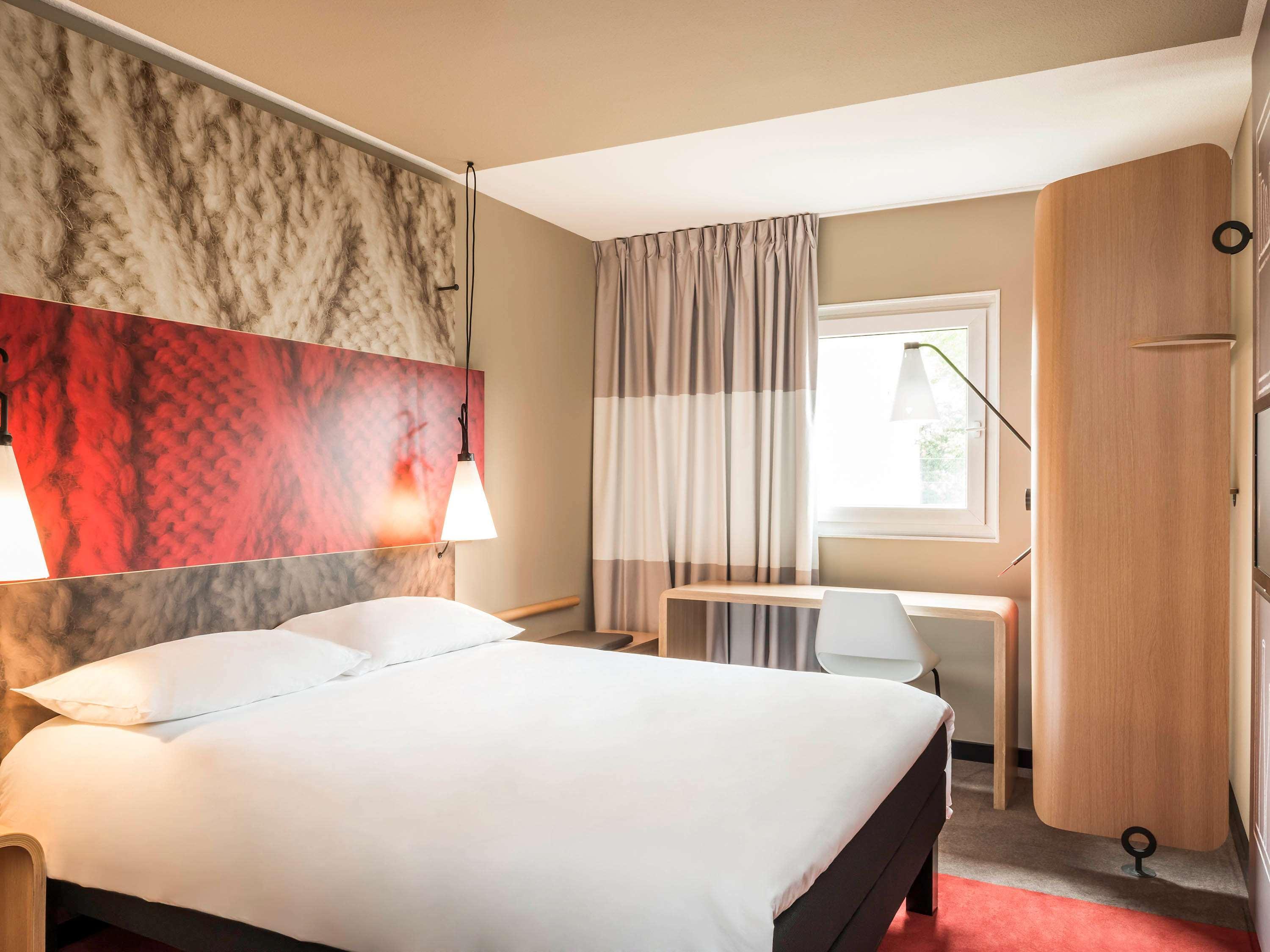 Ibis Docklands Canary Wharf Hotel 3*