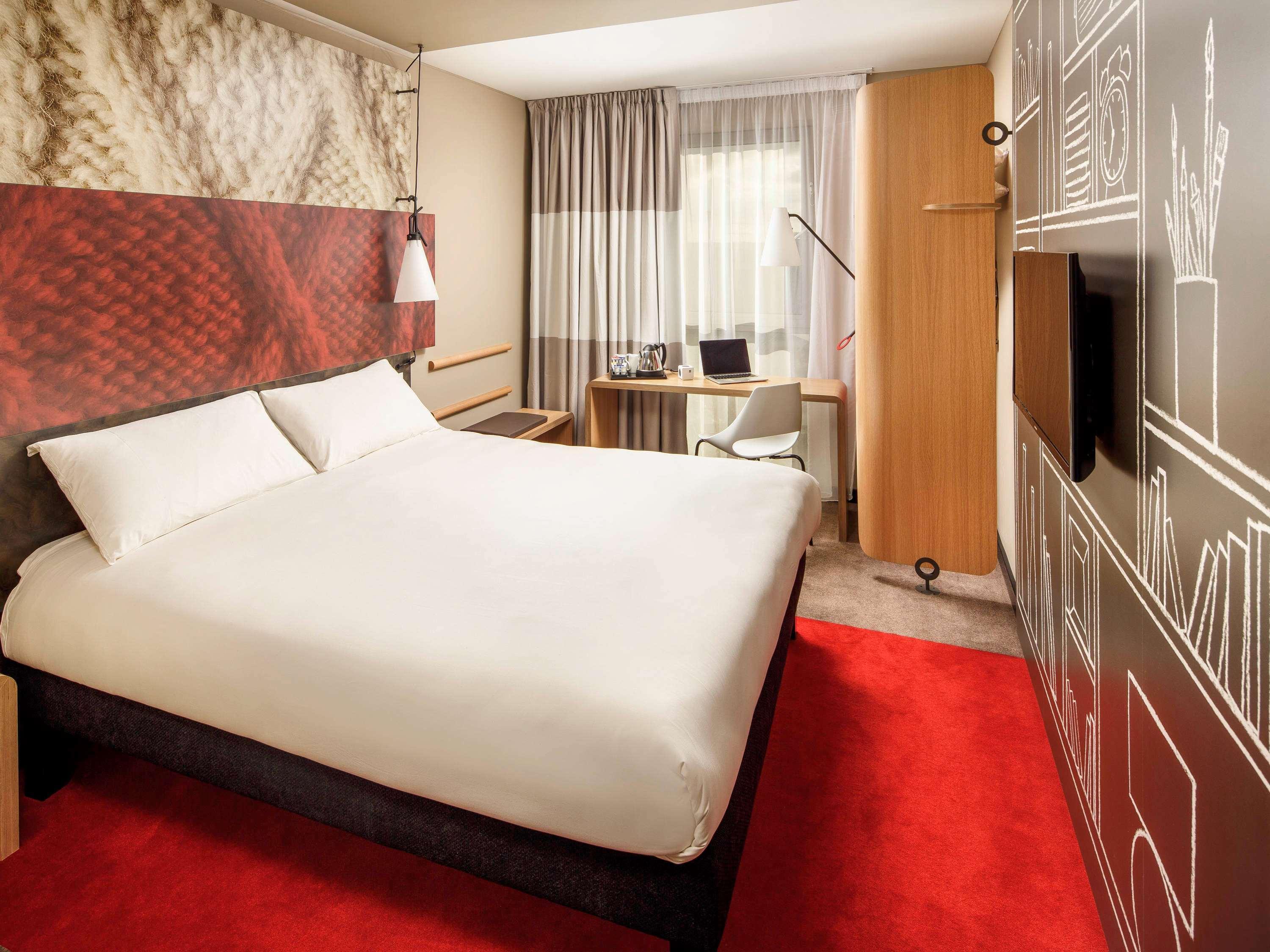 Ibis Docklands Canary Wharf Hotel 3*