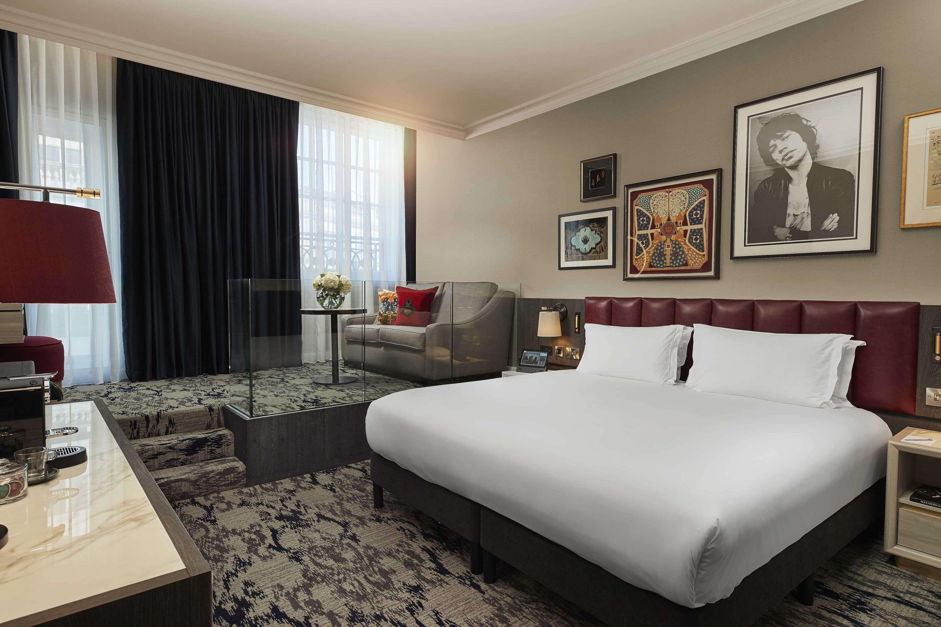 Hotel The Trafalgar St. James, Curio Collection By Hilton London