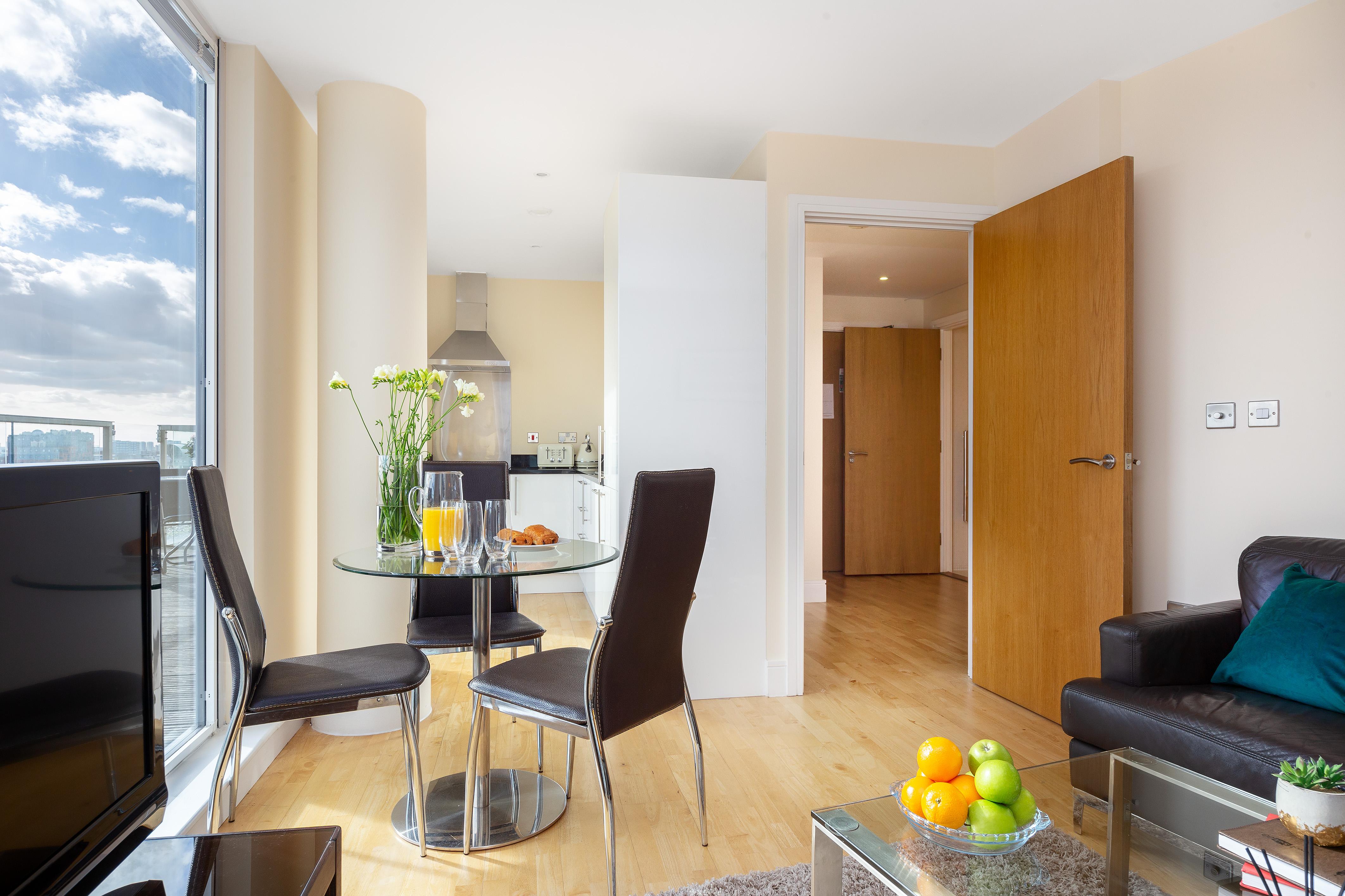 Luxurious Lanterns Court Two-bedrooms Hotel London