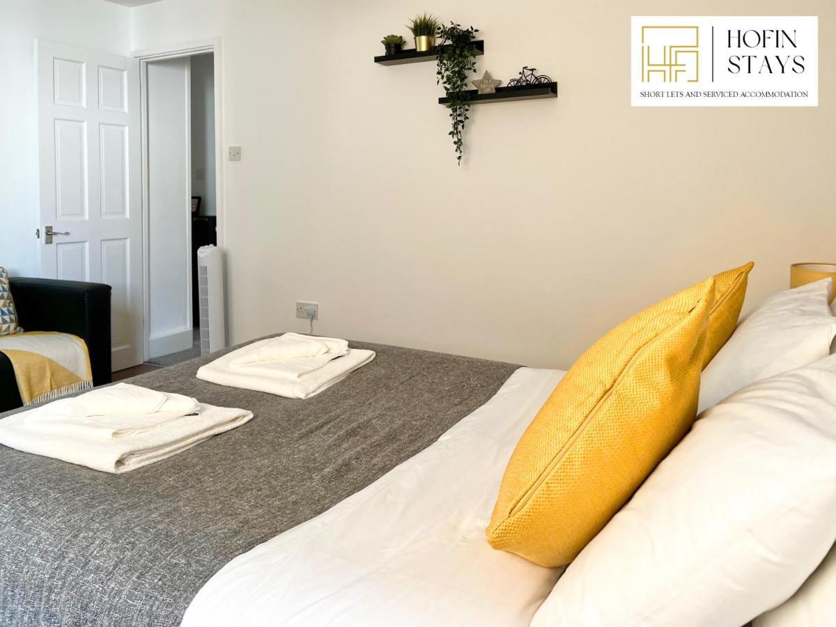 Apartment Weekly Or Monthly - Relocation & Business - 4 Guests - By Hofin Stays Short Lets & Serviced London