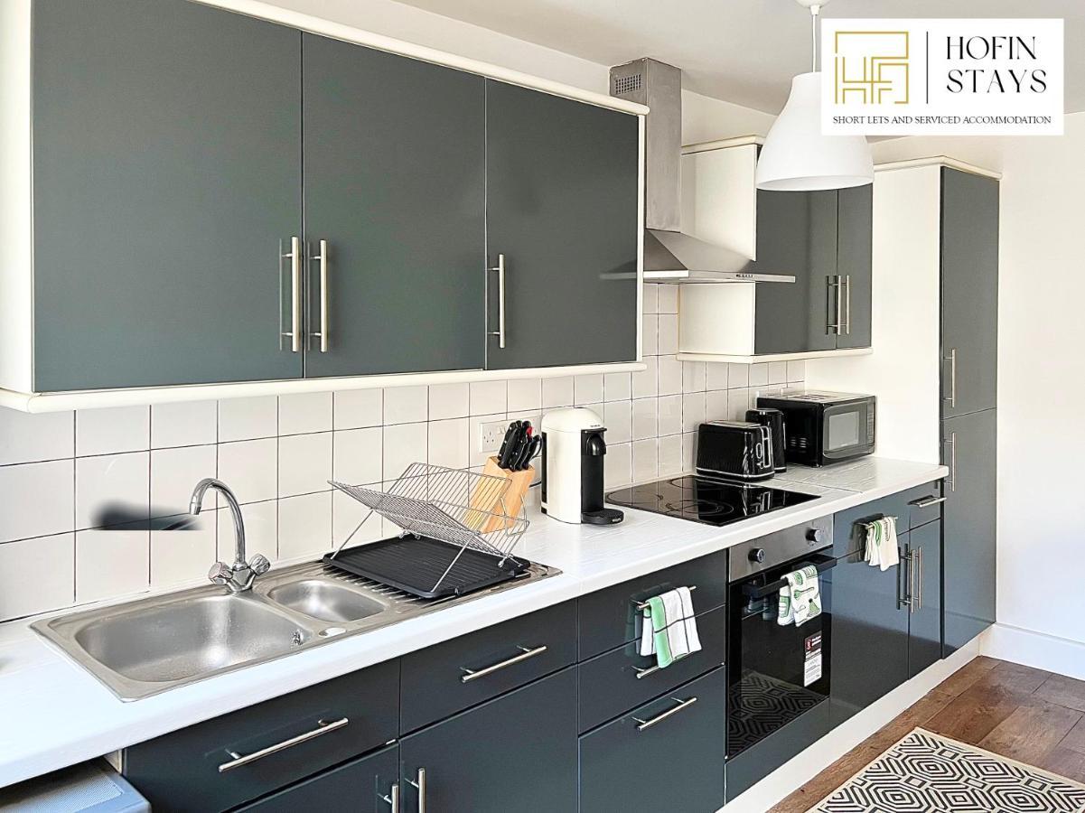 Apartment Weekly Or Monthly - Relocation & Business - 4 Guests - By Hofin Stays Short Lets & Serviced