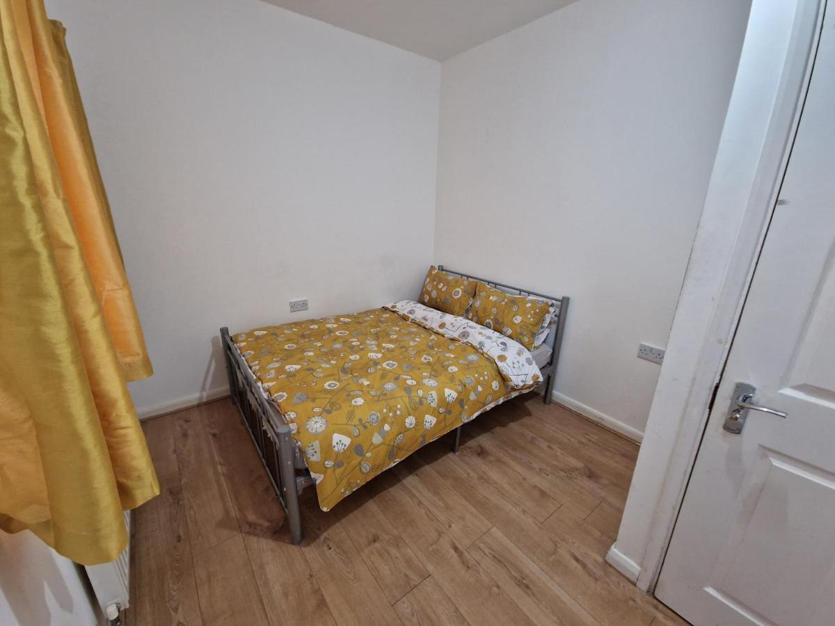 Mile End Budget London