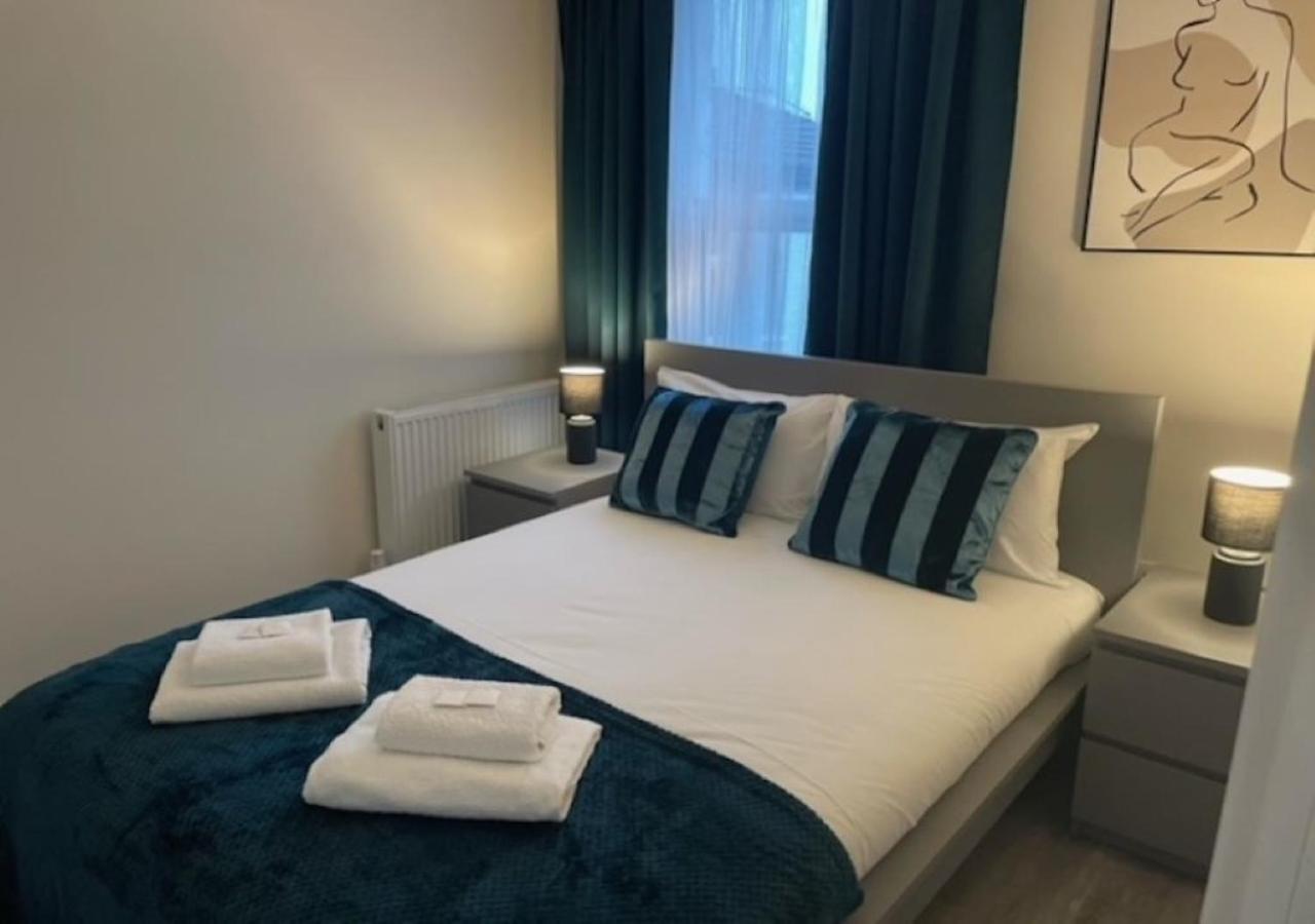 Apartment 2 Bedroom Serviced # London