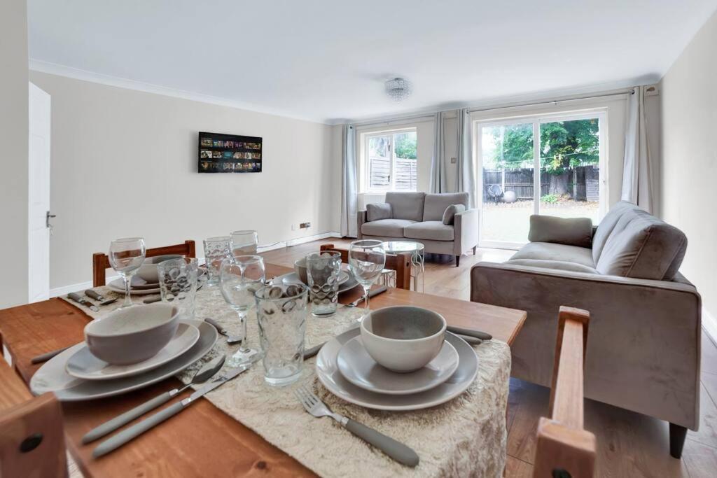 Suites By Rehoboth ~ Sandlings Mews ~ Peckham * Londres