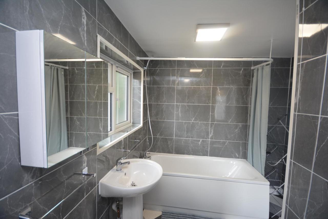 Holiday home Cheerful 3 Bedroom In Greater London