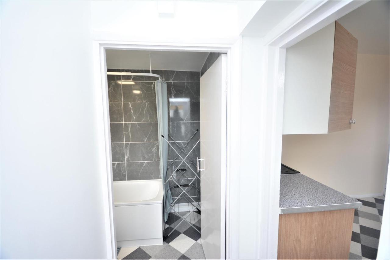 Holiday home Cheerful 3 Bedroom In Greater London