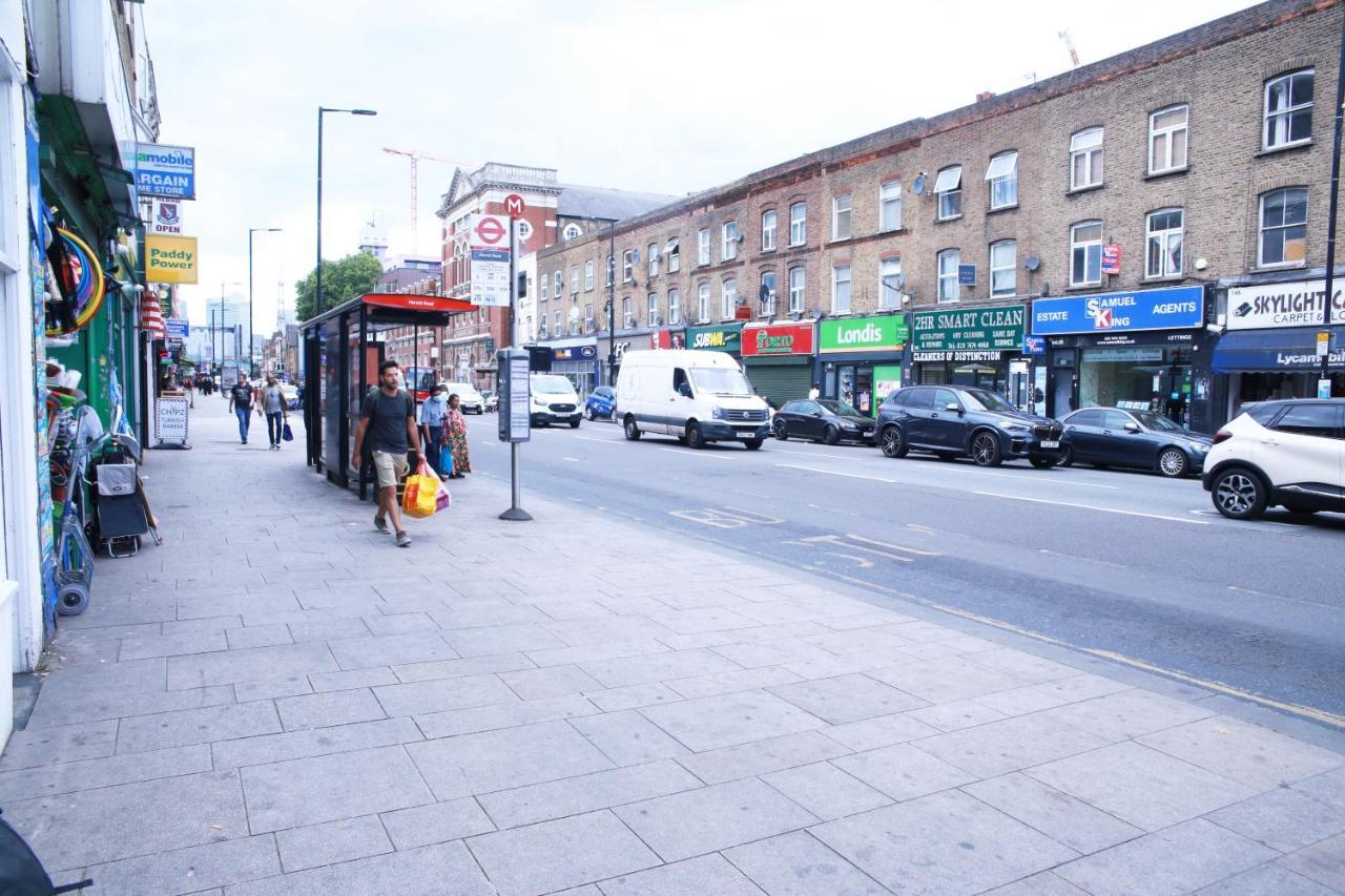 Canning Town Warms Cozy One Bedroom