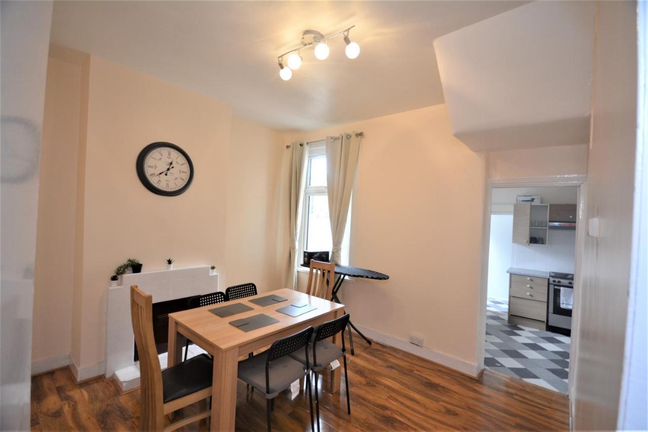 Holiday home Cheerful 3 Bedroom In Greater London