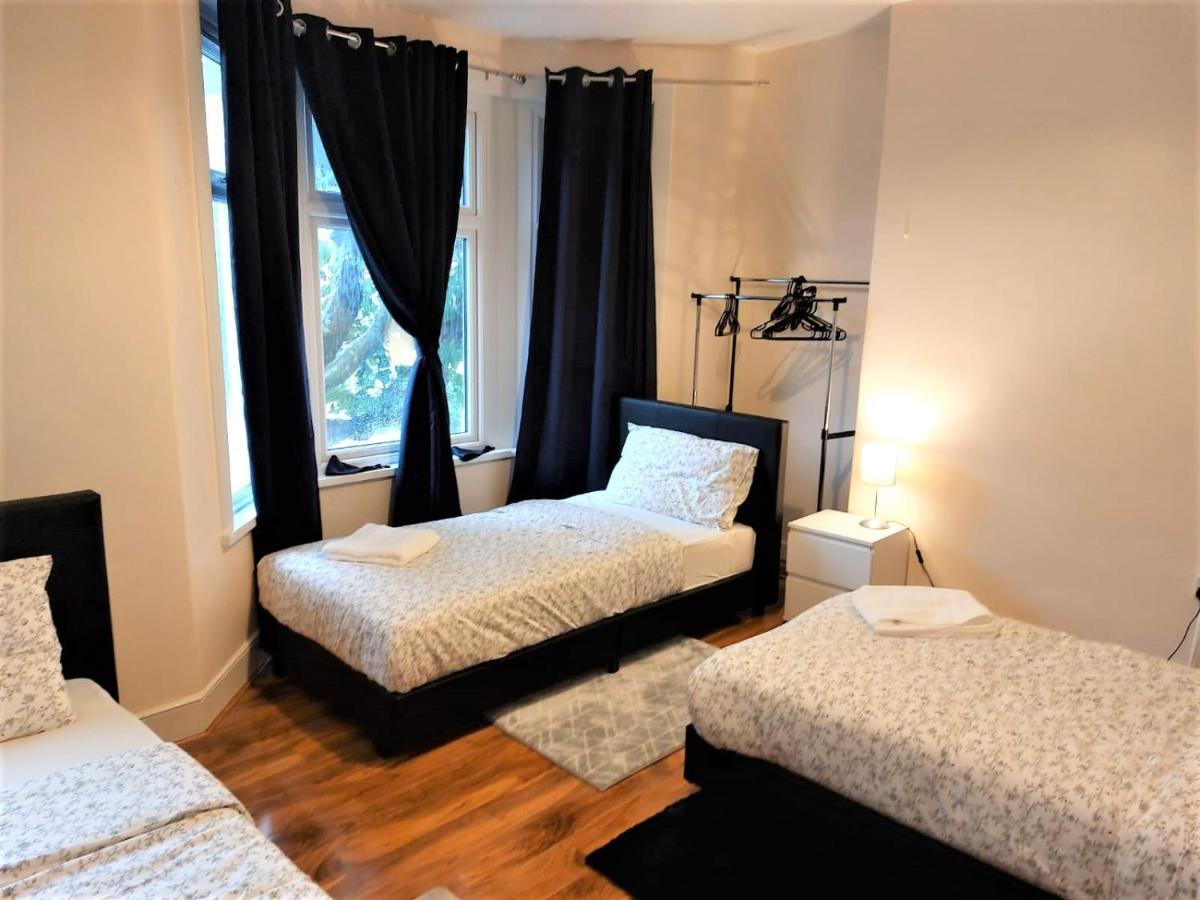 Cheerful 3 Bedroom In Greater Holiday home *