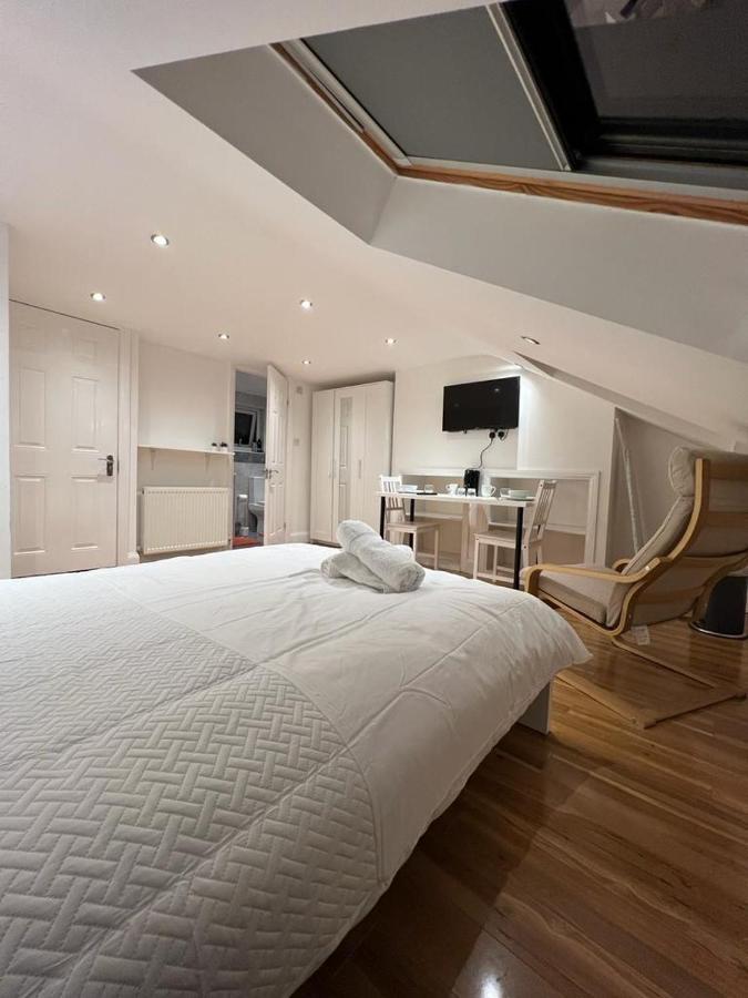 Guest house 93 West Road *