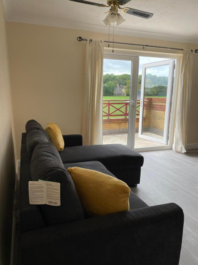 Apartment Lewisham Contractors' Haven: Spacious 3-bedroom With Parking & Wi-fi *