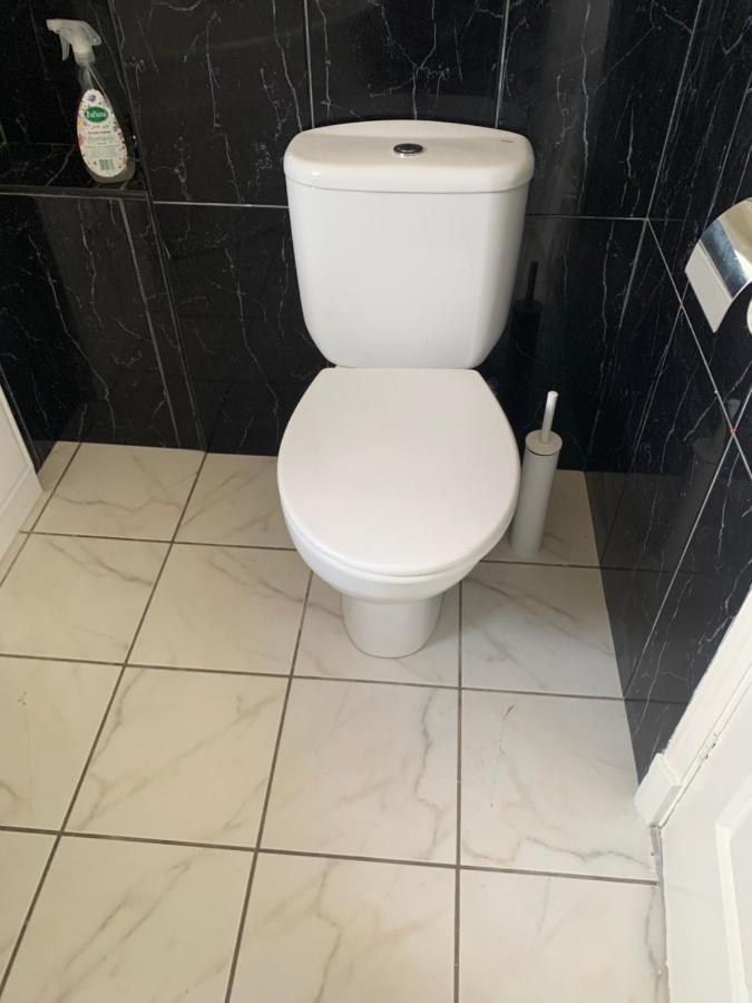 Lewisham Contractors' Haven: Spacious 3-bedroom With Parking & Wi-fi Apartment *