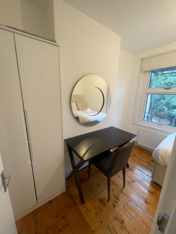Holiday home 8 Balchier Road London
