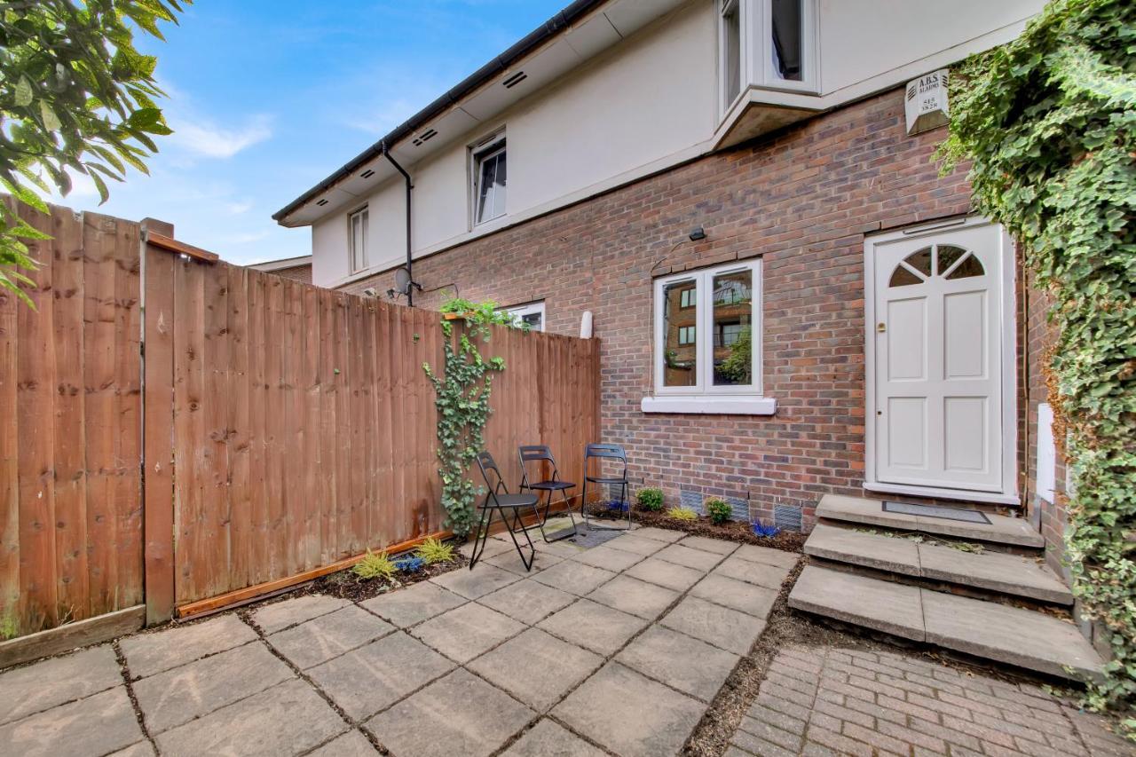 Sercasa - Island Gardens - Canary Wharf Apartment *