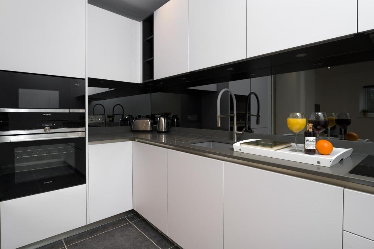 Apartment Panther House By Oval *
