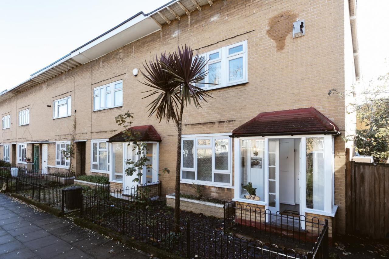 Guest house Stepney Beds To 24
