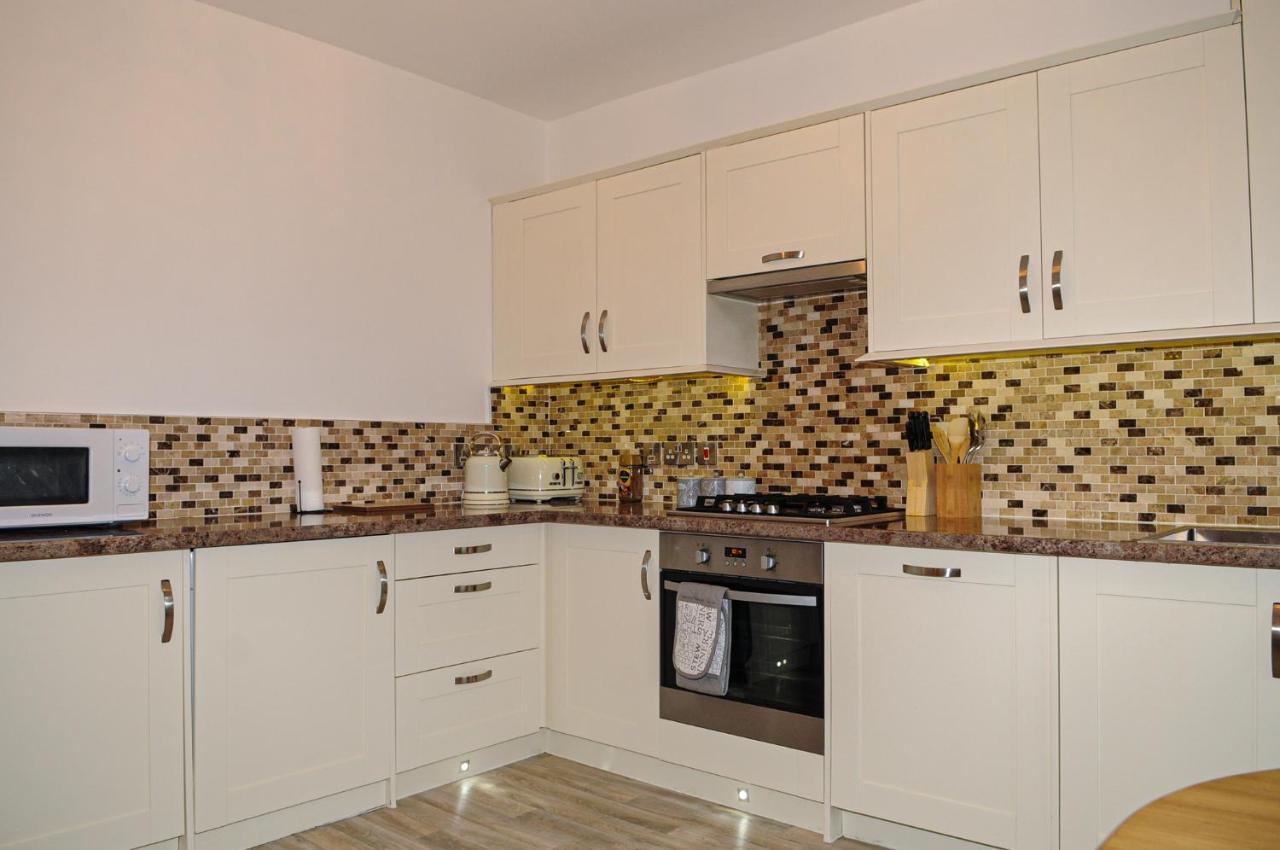 Apartment Luxury 5 Star - Parking, Garden, Nr Greater Metro Stations