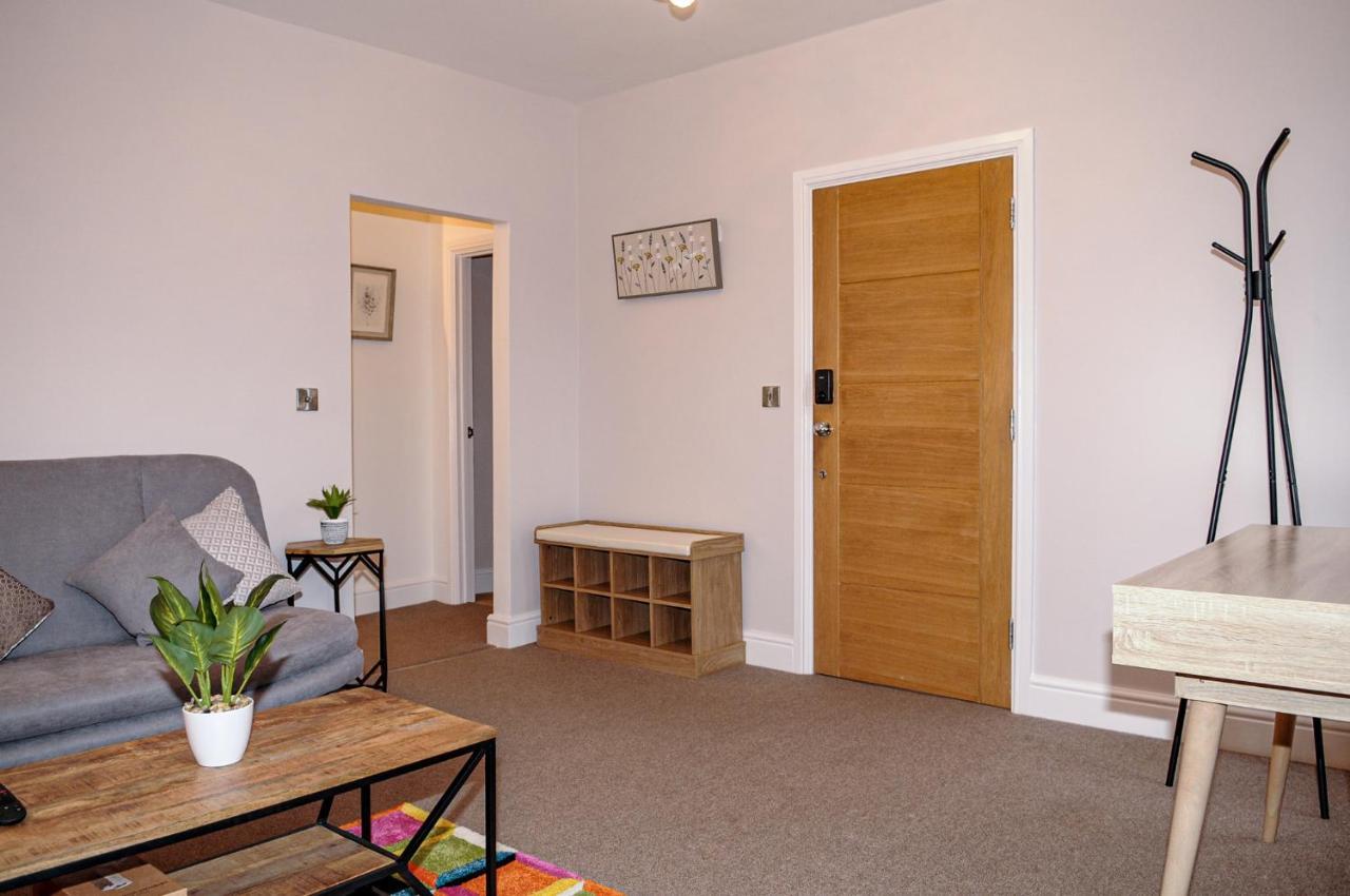 Luxury 5 Star - Parking, Garden, Nr Greater Metro Stations Apartment