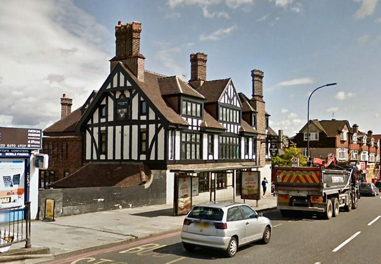 Apartment Vintage 3 Bedroom House Near Catford - 1 Double Bed, 3 Single Beds, Max 5 People *