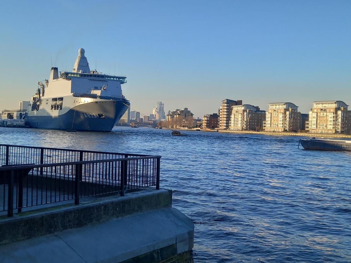 2-bedroom Flat In Cutty-sark, Greenwich ! Apartment *
