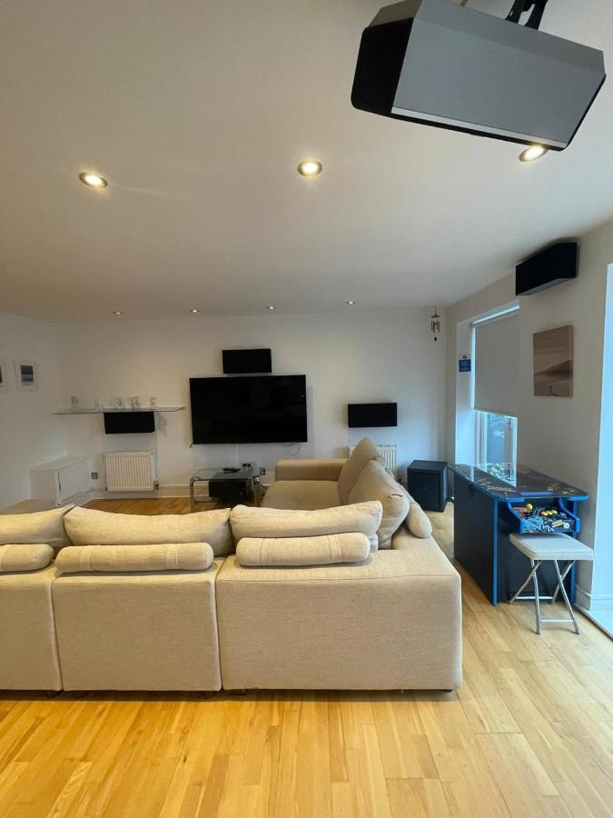 Laconic & Modern Close To Canary Wharf *