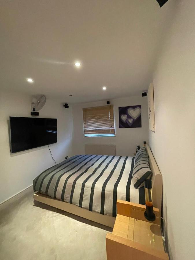 Laconic & Modern Close To Canary Wharf Apartment *