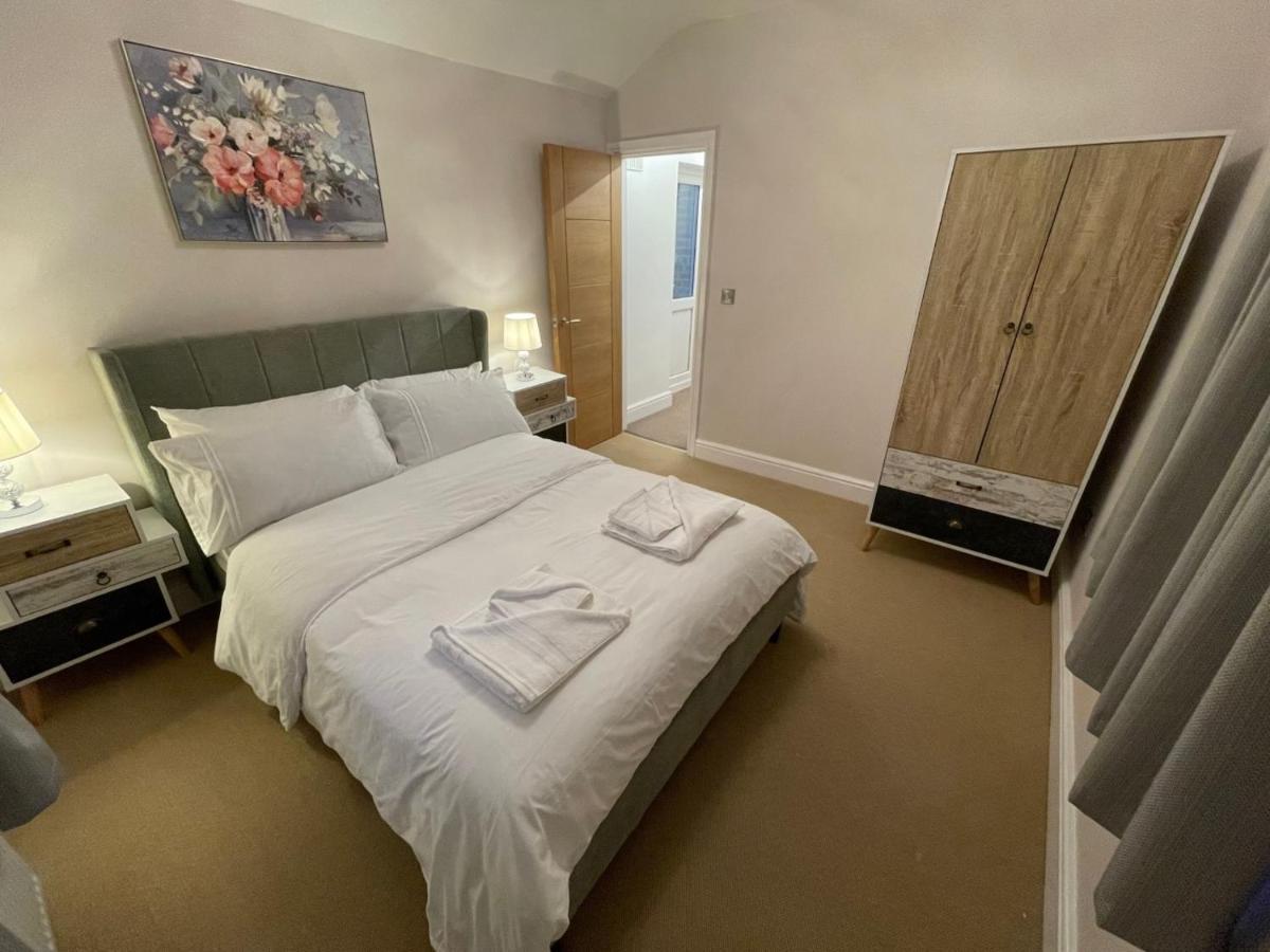 Luxury 5 Star - Parking, Garden, Nr Greater Metro Stations *