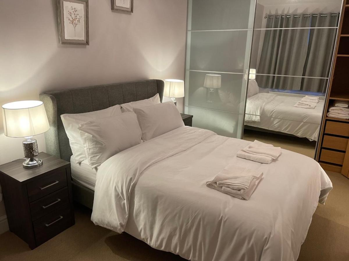 Apartment Luxury 5 Star - Parking, Garden, Nr Greater Metro Stations *