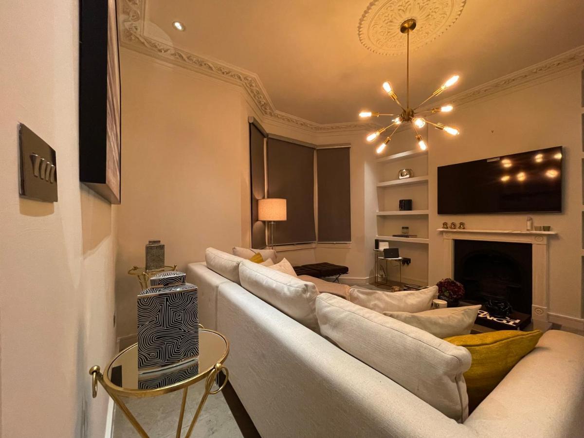 Spacious 4br, 2ba Casa de férias Londres
