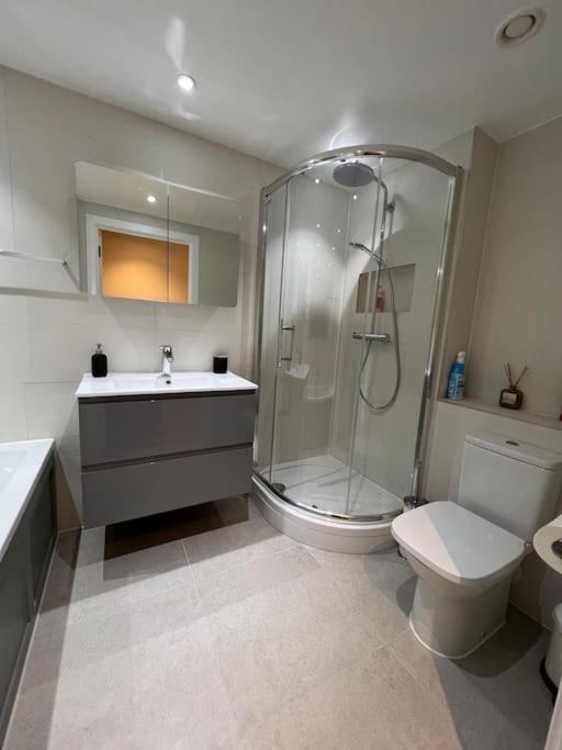 2bed Stratford With Easy Access To London, O2, Excel, Parking Nearby Apartamento