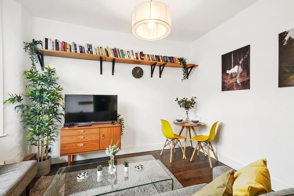 2 Bed Garden Flat Leyton Village Apartamento Londres