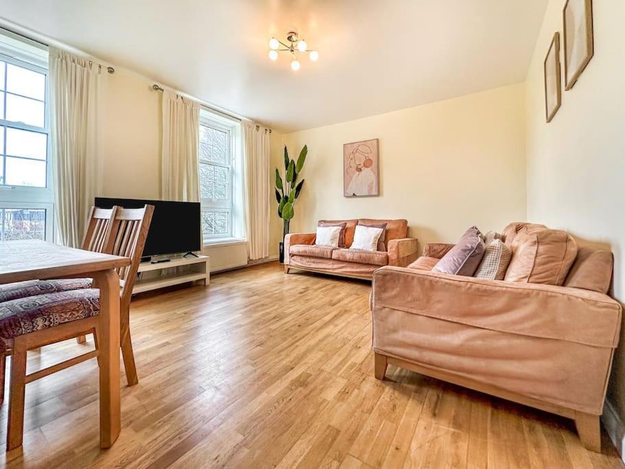 Spacious 4 Bed Flat Near 02 Arena Greenwich Apartment