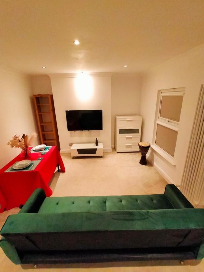 Fully-equipped Flat In The Of London. Apartamento