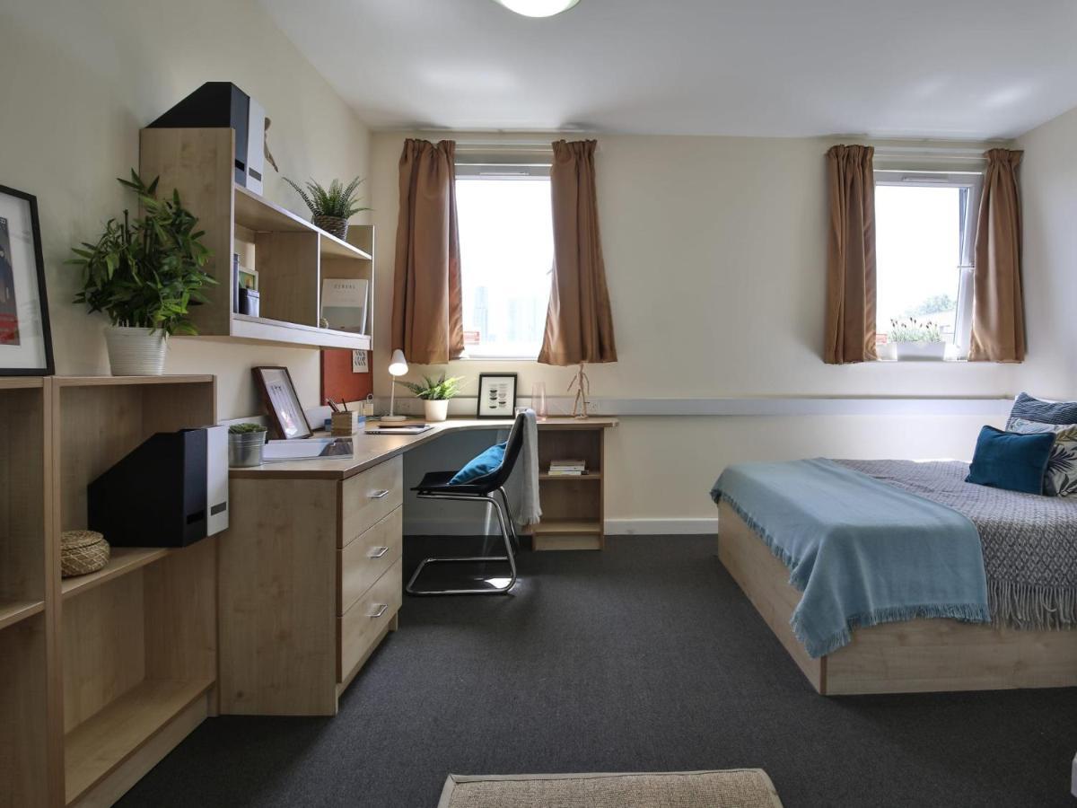 For Students Only Iq Will Wyatt Court London London