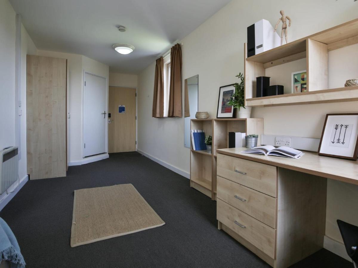 Apartment For Students Only Iq Will Wyatt Court London