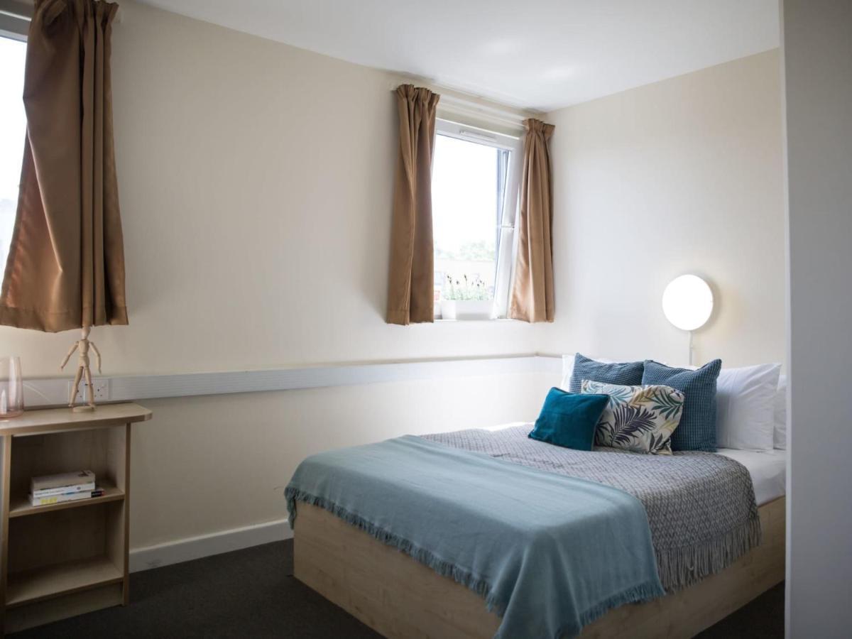 Apartment For Students Only Iq Will Wyatt Court London London